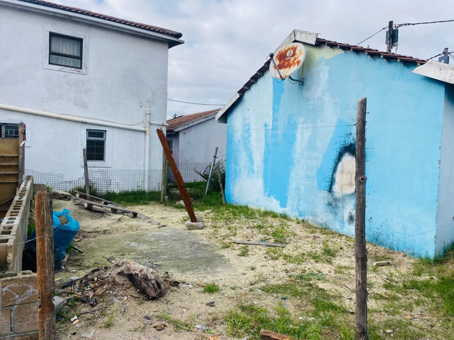 2 Bedroom Property for Sale in Mxolisi Phetani Western Cape